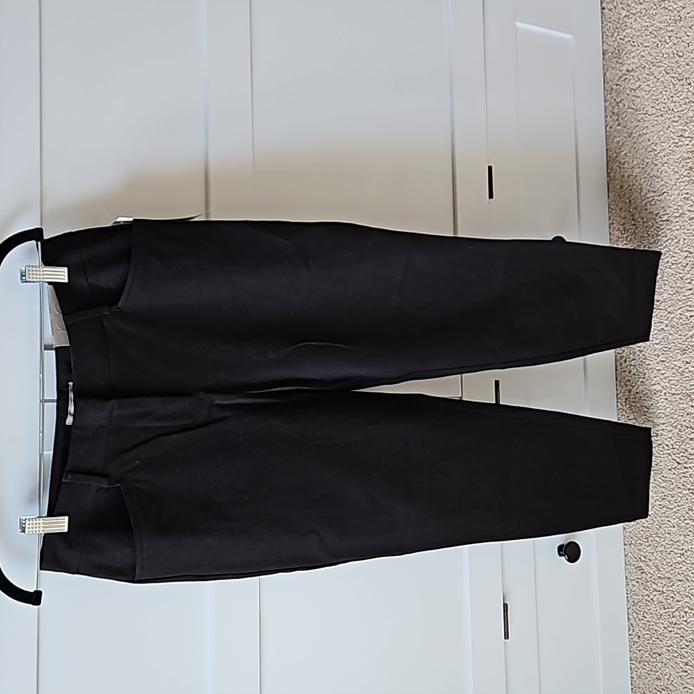 Maurices 7/8 short Skinny ankle black pants. NWT